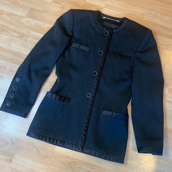 Escada Jackets & Blazers - ESCADA Black Wool Silk Trimmed Tuxedo Blazer Size 34 shoulder pads Vintage